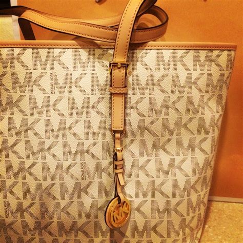 michael kors handbags outlet store